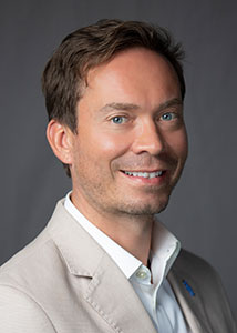 Andy Kolos headshot