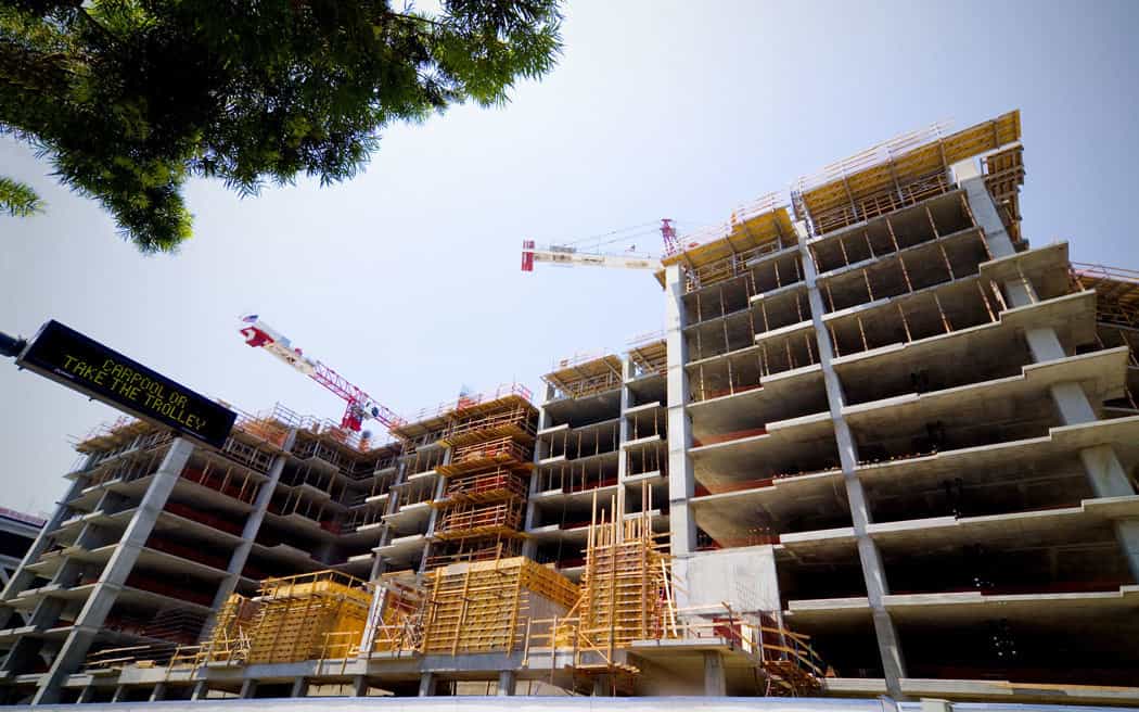 30,000 apartments under construction
